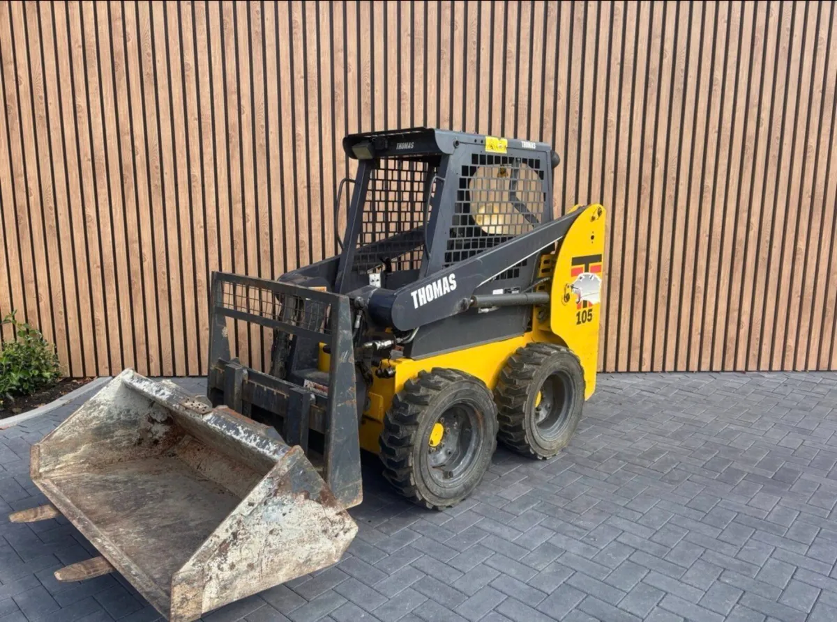 Skid steer - Image 1