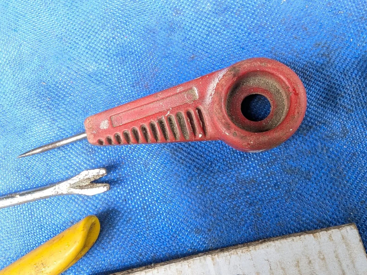 3 Upholsterers Tools - Image 4