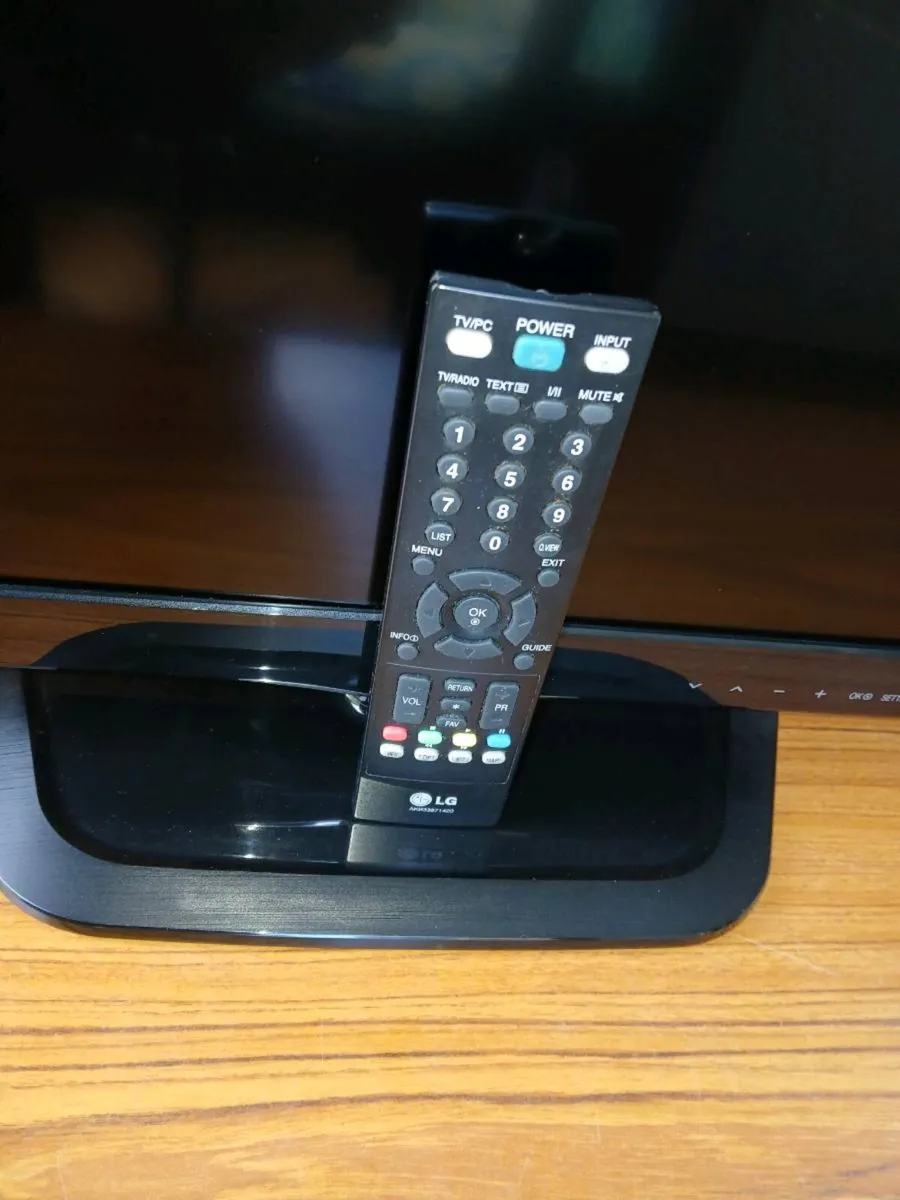 Lg 26 inch hdmi Saorview tv with scart socket. - Image 4