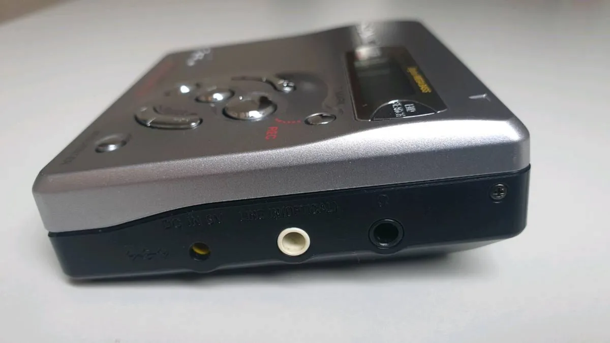 SONY Walkman MZ-R501 Minidisc player recorder NEW! - Image 3