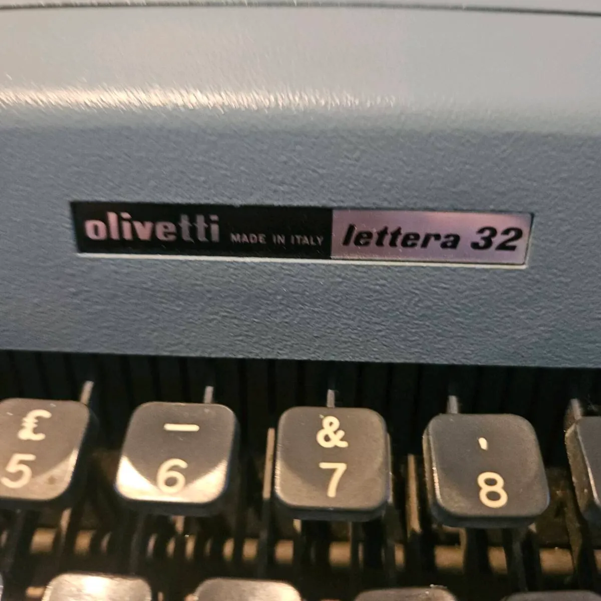 Olivetti lettera 32 typewriter - Image 2