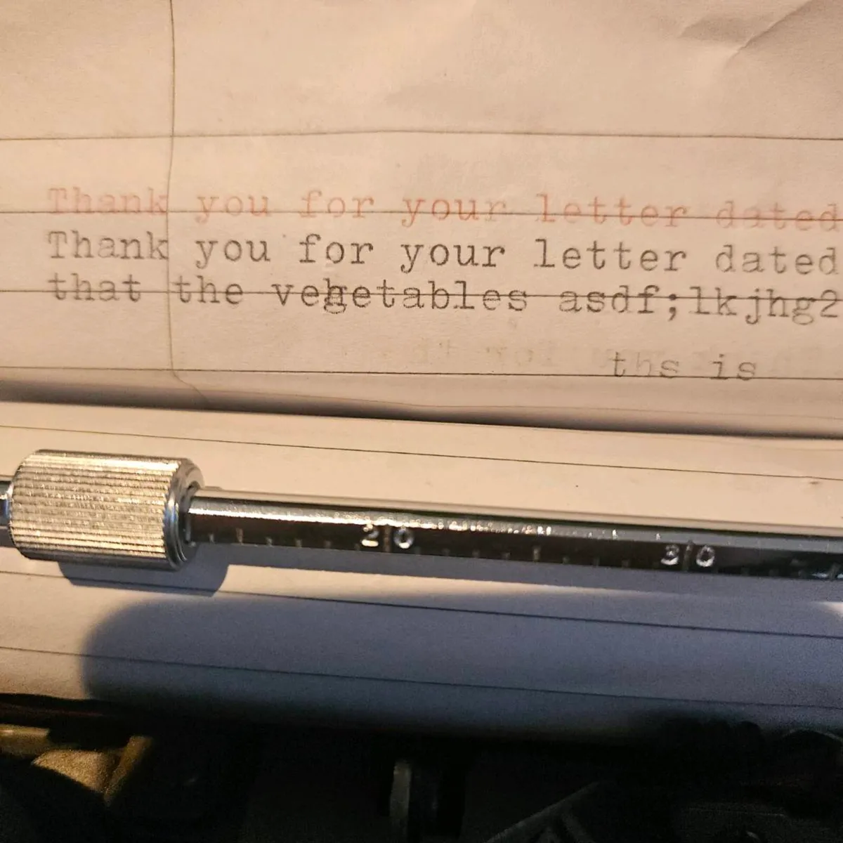 Olivetti lettera 32 typewriter - Image 4