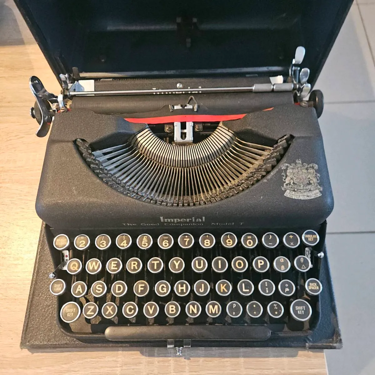 Imperial companion no7 typewriter - Image 1