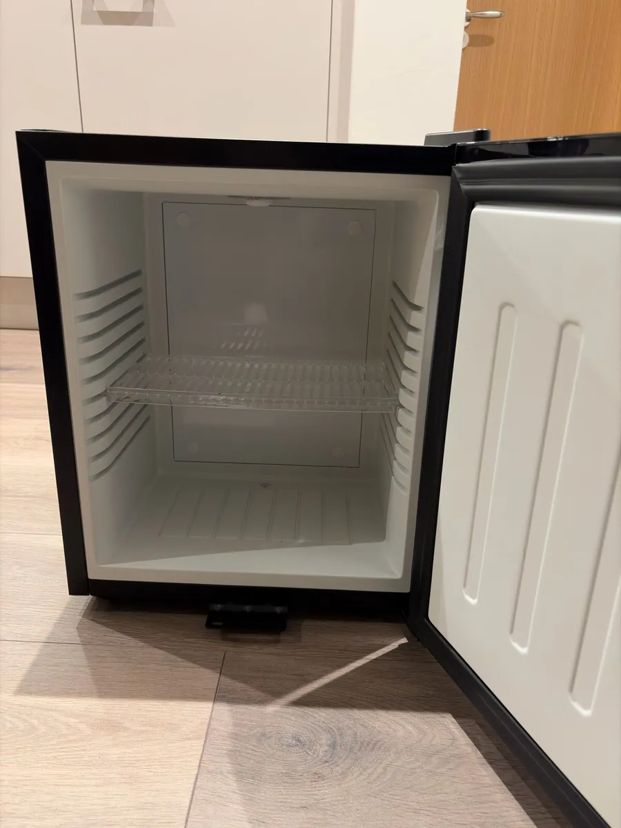 Bar fridge - Image 2
