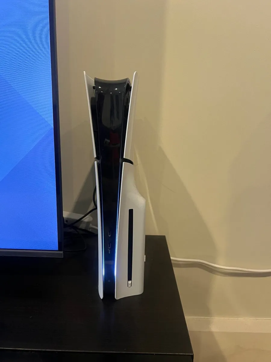 PlayStation 5 Slim (Disc) & 65” TCL TV - Image 3