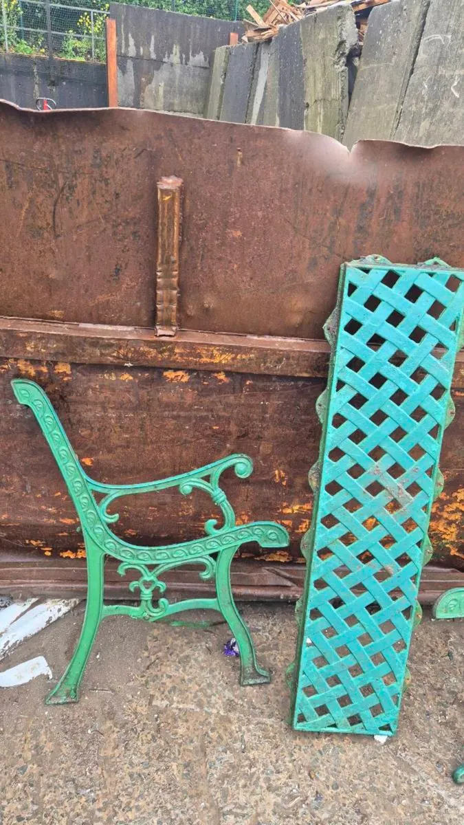 Iron cast garden bench sides - Image 2