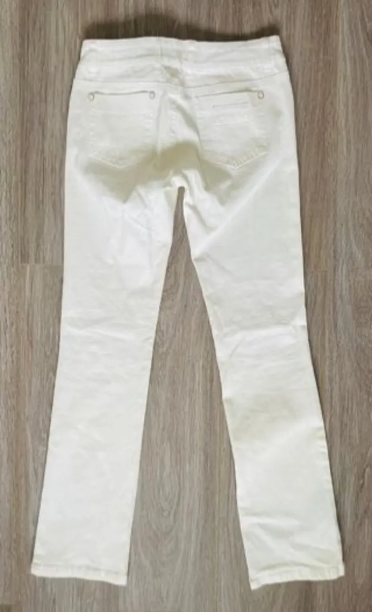 Ladies White Jeans: Size 10  Never worn - Image 3