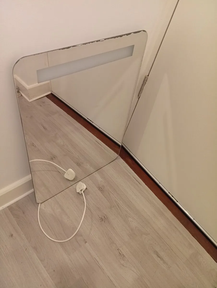 Modern Bathroom Led Wall mirror - Image 3