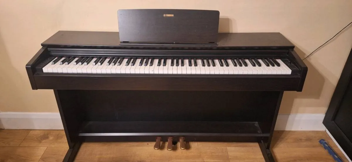 Yamaha arius electric piano - Image 1