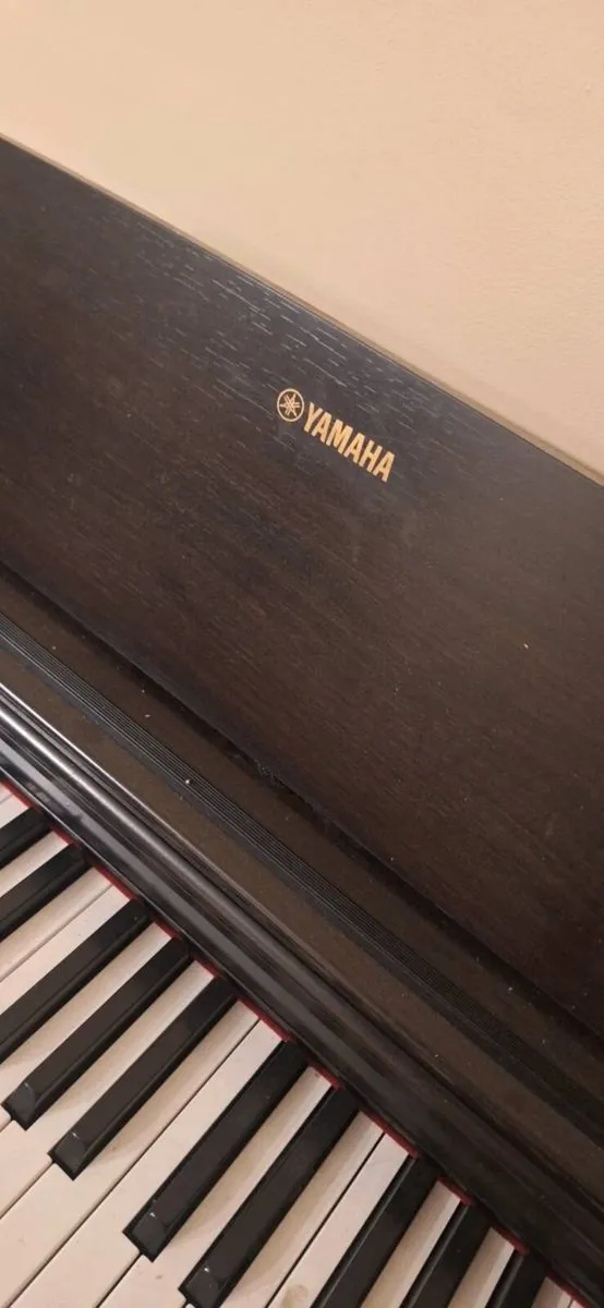 Yamaha arius electric piano - Image 3
