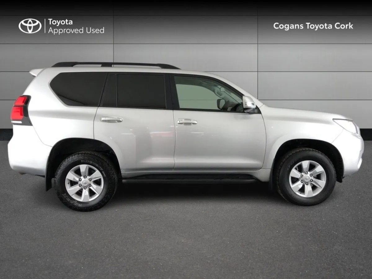Toyota Land Cruiser LAND CRUISER AUTO - Image 3