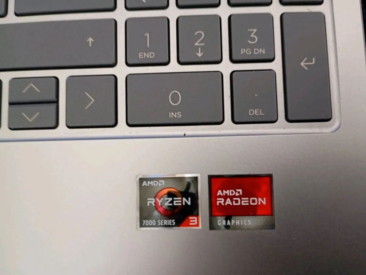 Hp laptop - Image 2