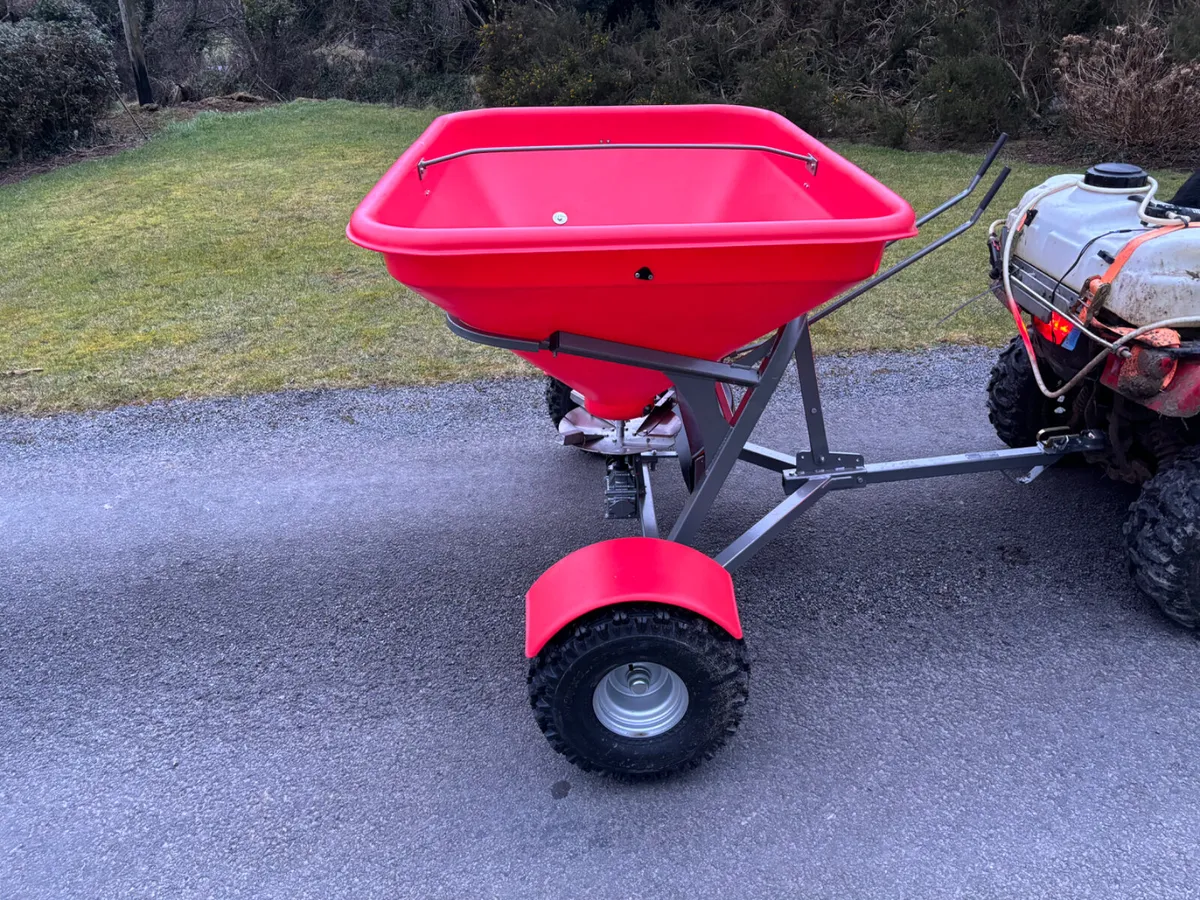 New Walco Feriliser Spreader - Image 4
