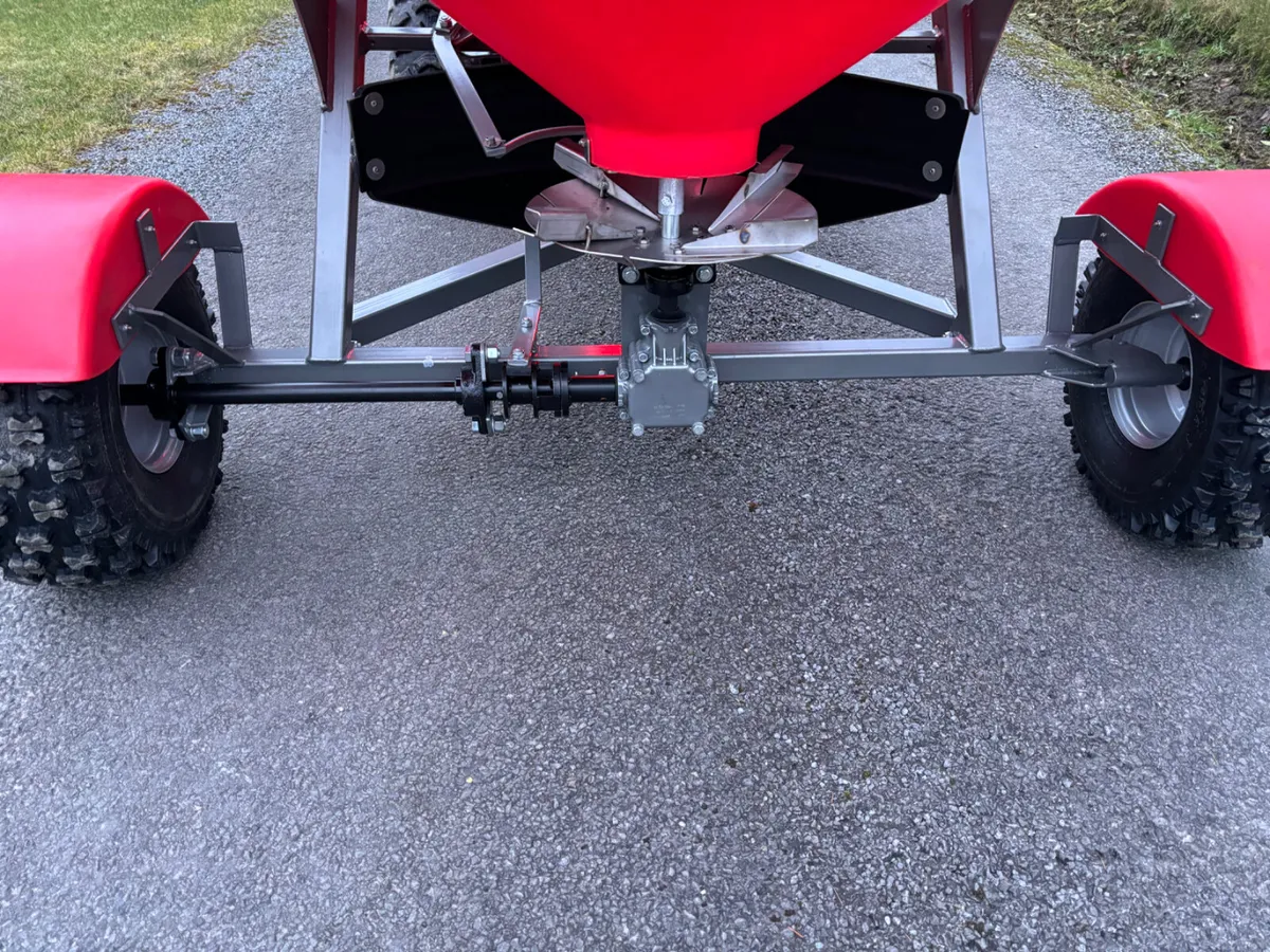 New Walco Feriliser Spreader - Image 3