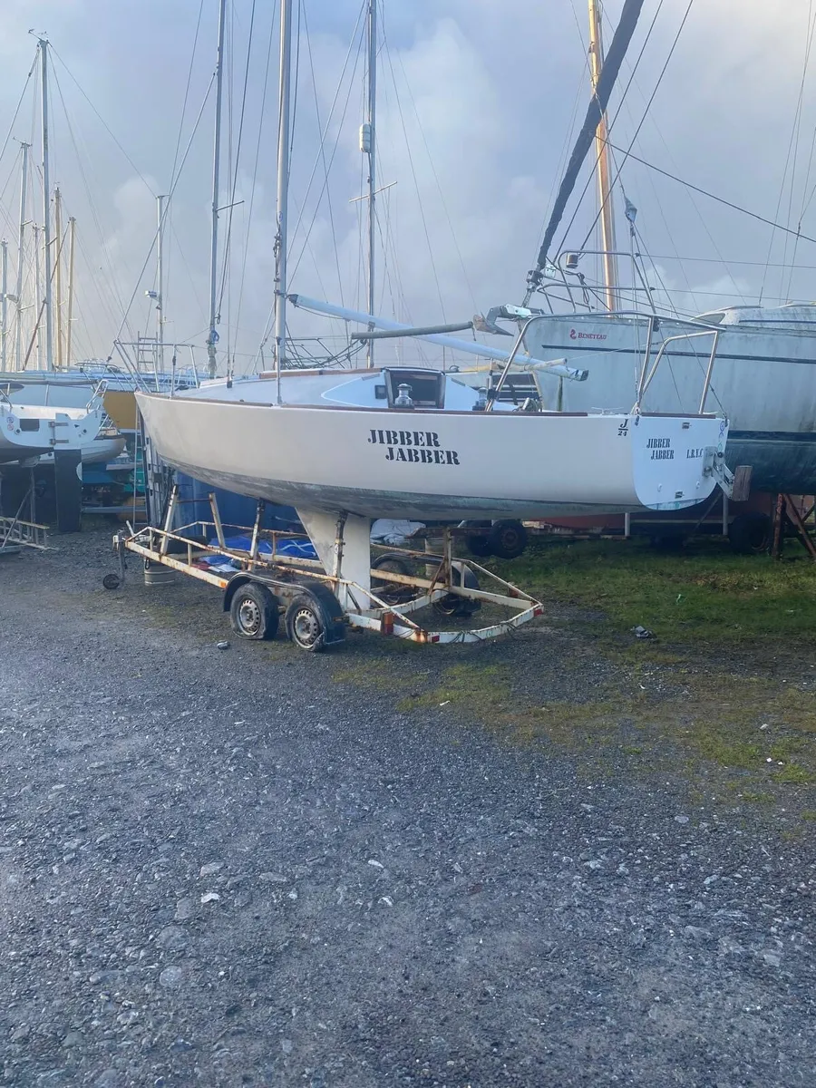 J24 Sailing Boat - Image 4