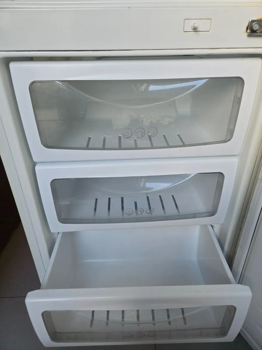 Fridge-freezer - Image 4
