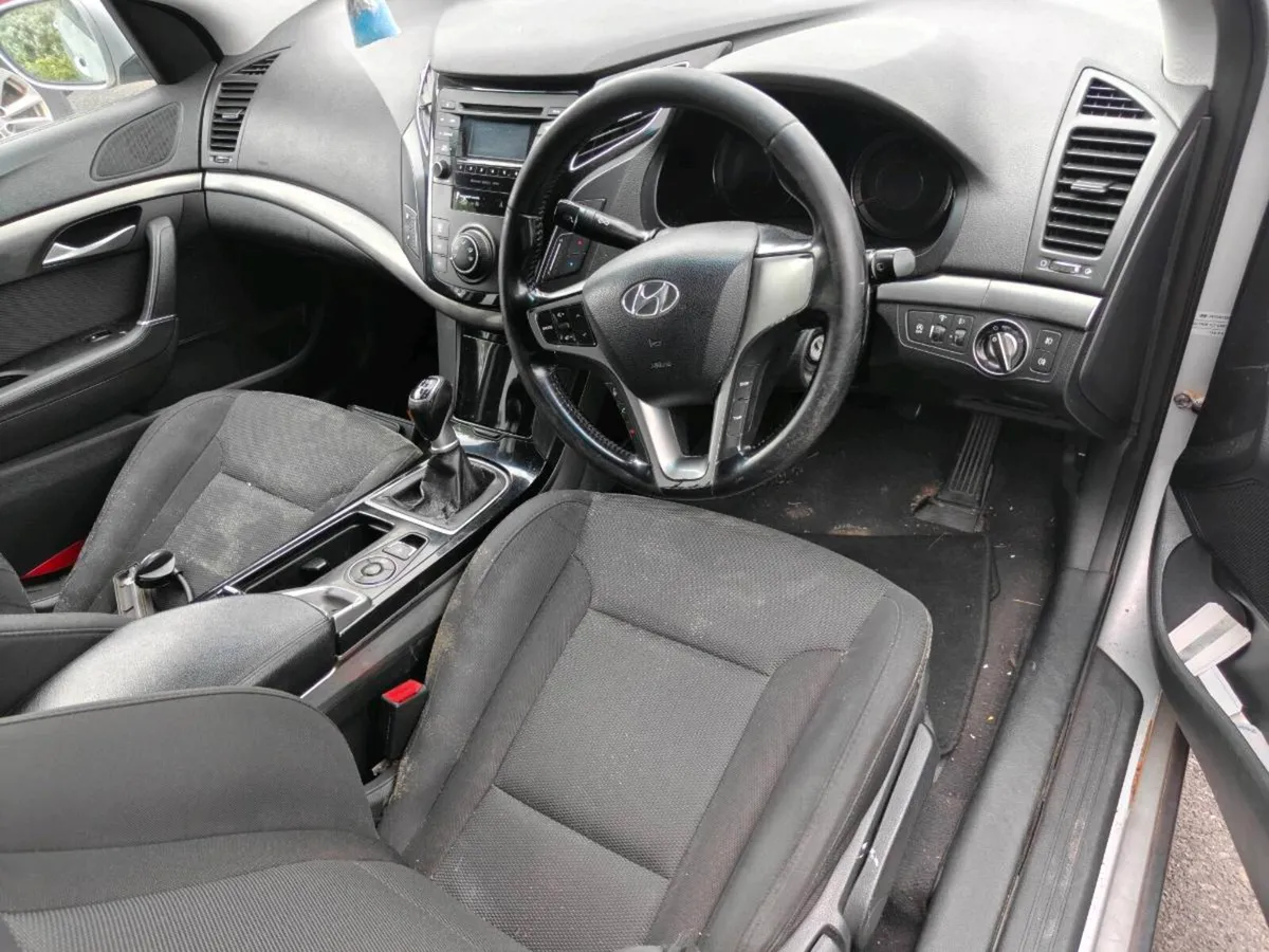 2012 hyundai i40 parts - Image 4