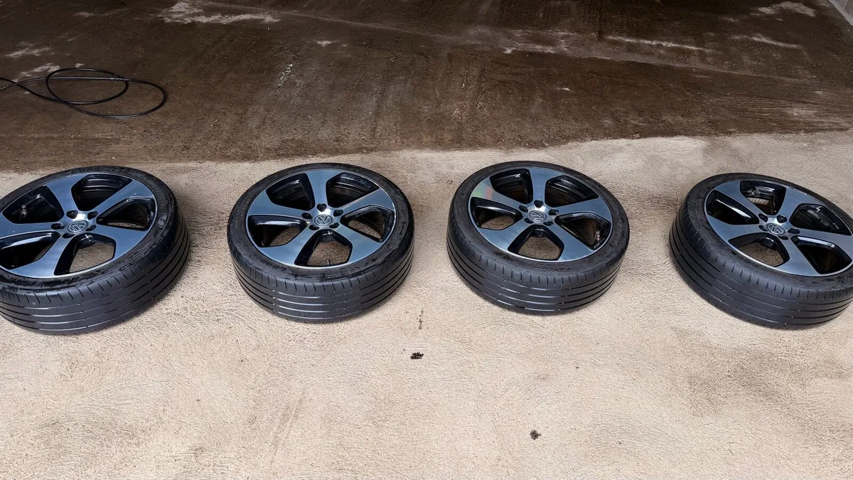 VW Golf GTI Austin 18” Alloy Wheels + Tyres 225/40 - Image 1