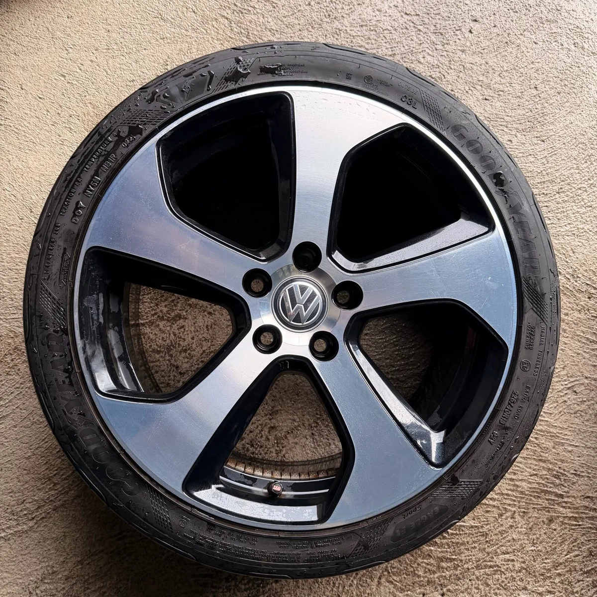 VW Golf GTI Austin 18” Alloy Wheels + Tyres 225/40 - Image 2