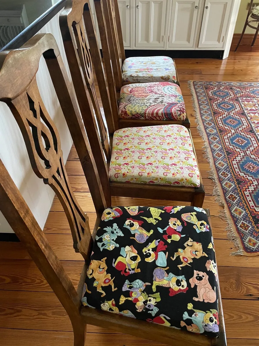 4 chairs - Image 1