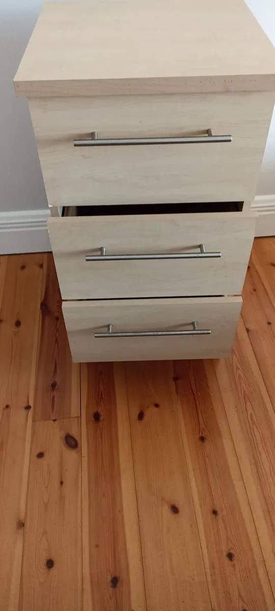 Pair of Bedside Cabinets - Image 1