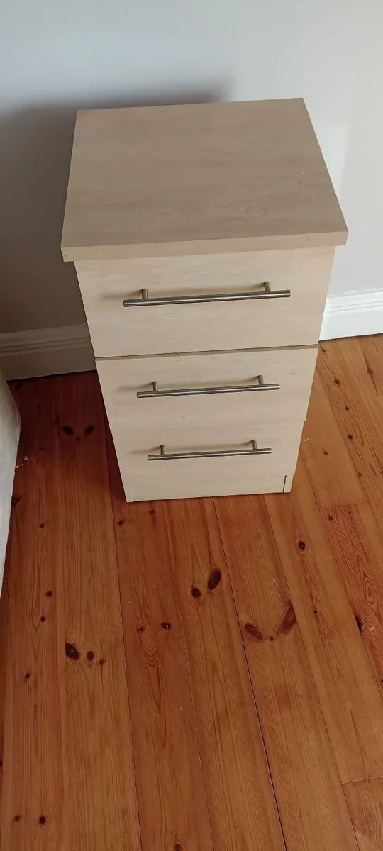 Pair of Bedside Cabinets - Image 2