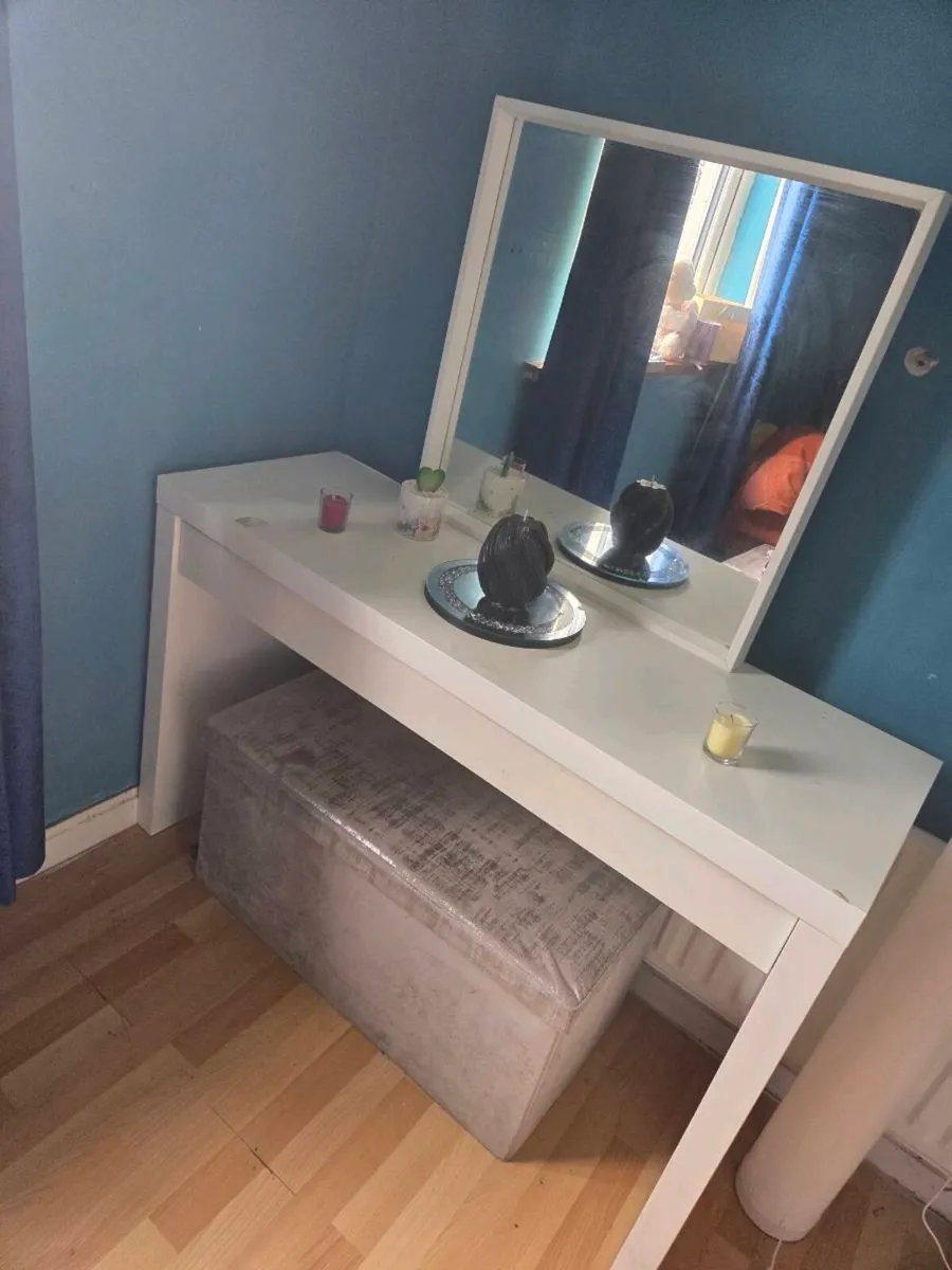 Vanity table - Image 2