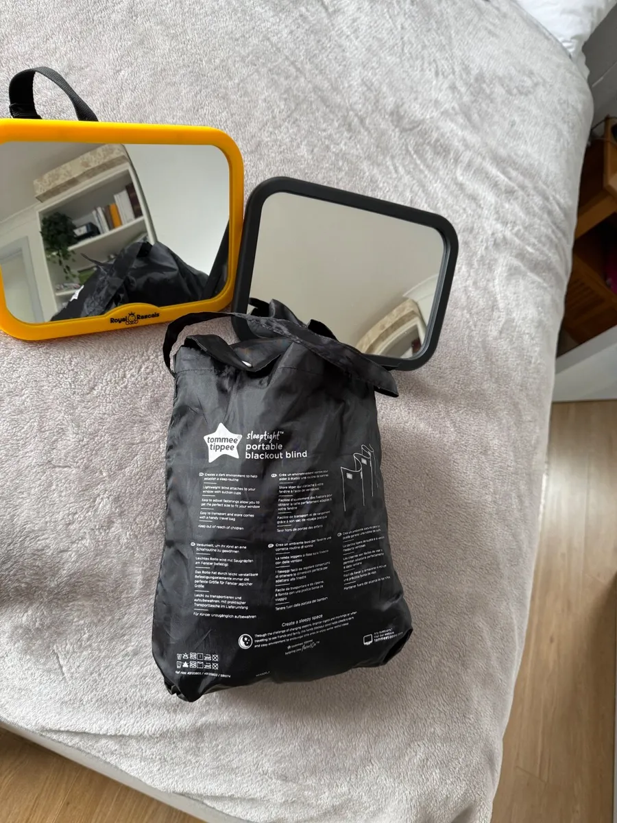 Baby gates, baby car mirrors and black out blind - Image 3