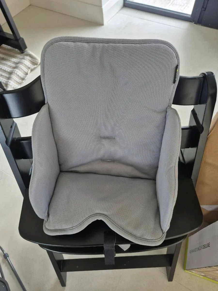 Hauck high chair and bouncer - Image 3
