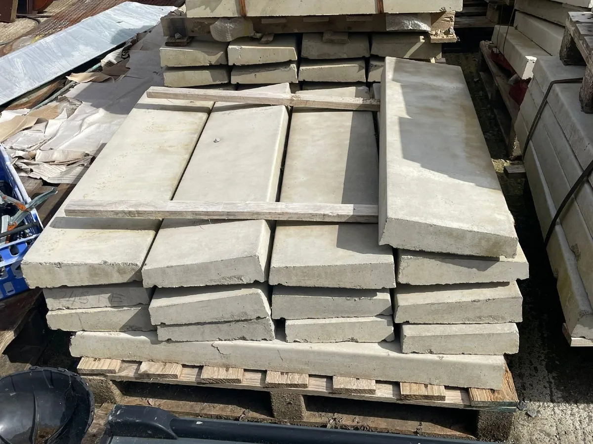 JOB LOT OF CONCRETE WALL CAPING / COPING - Image 1