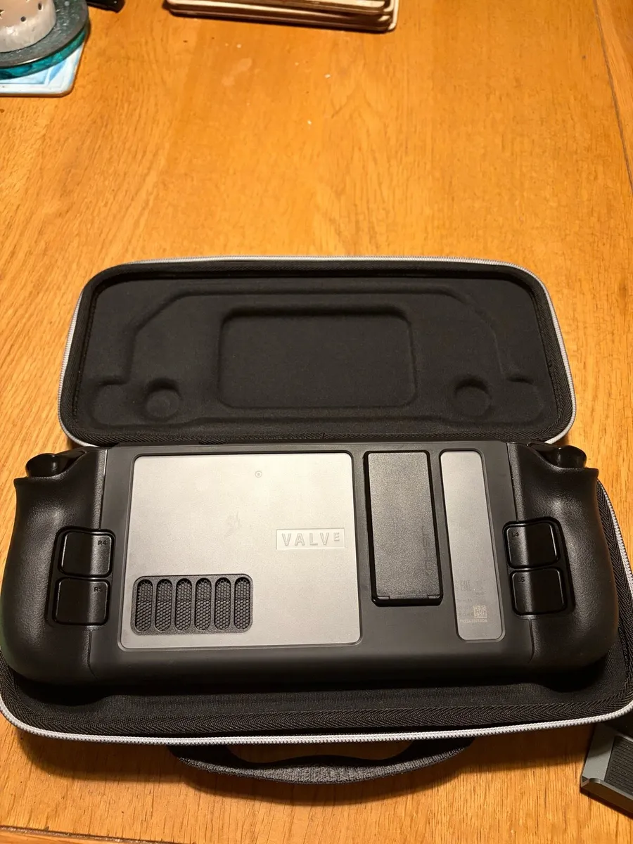 Steam Deck OLED 512gb with accessories - Image 3