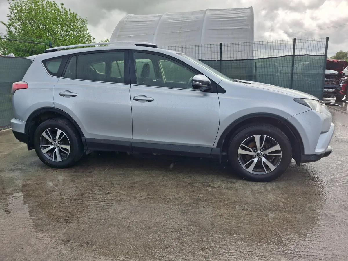 162 Toyota Rav-4  D4D - Image 2