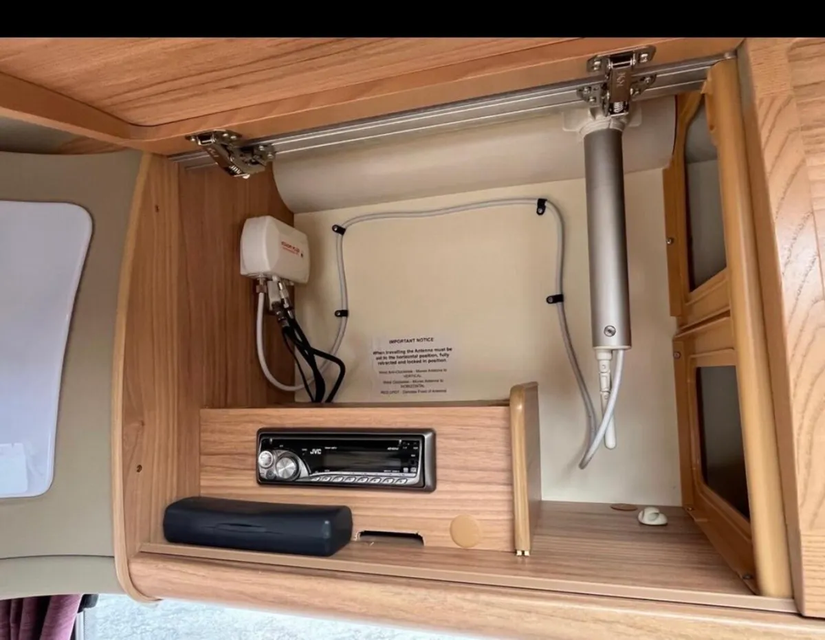 Caravan - Image 2