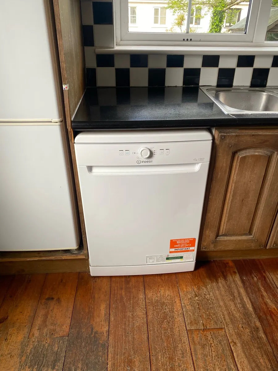 House contents - Image 1