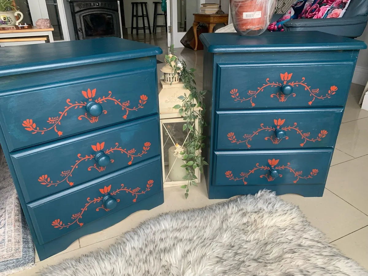 Pair of  large bedside lockers - Image 1