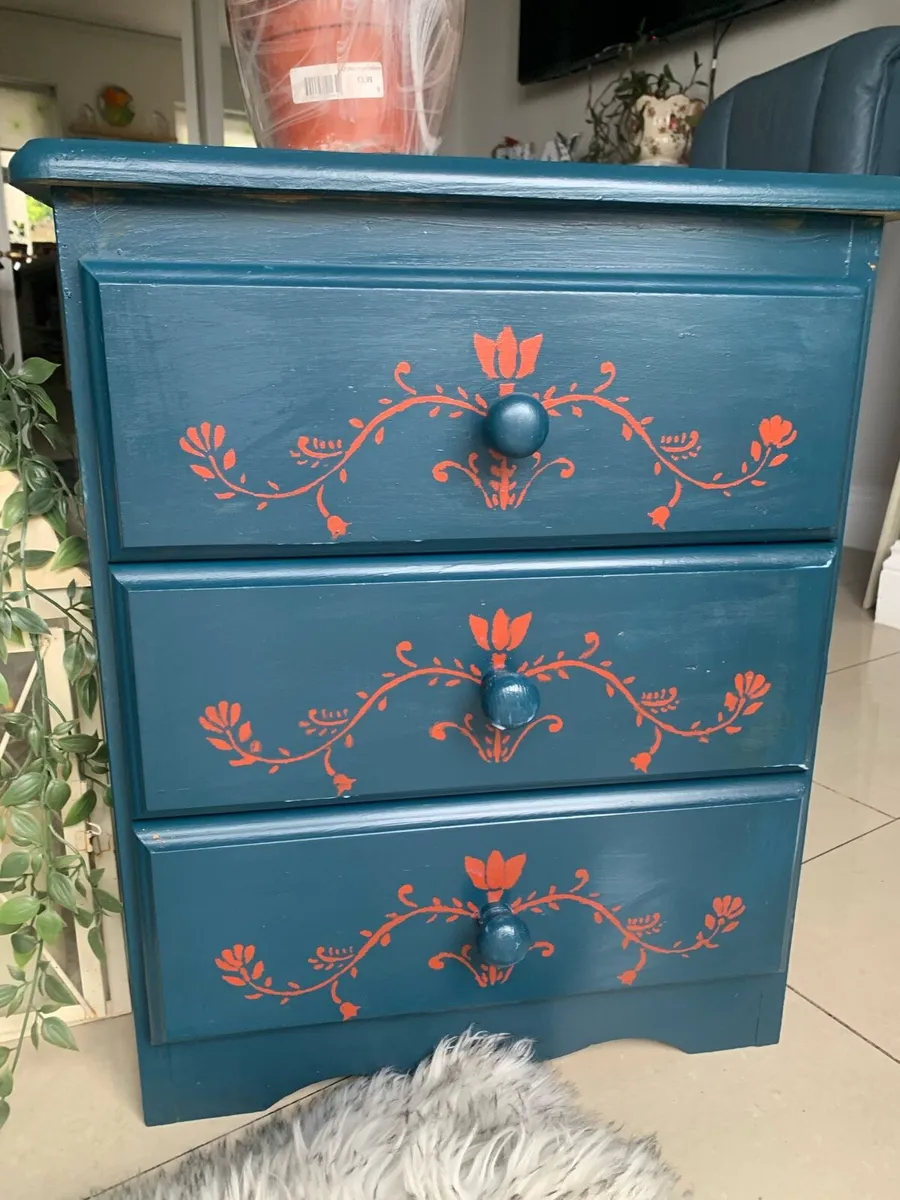 Pair of  large bedside lockers - Image 2