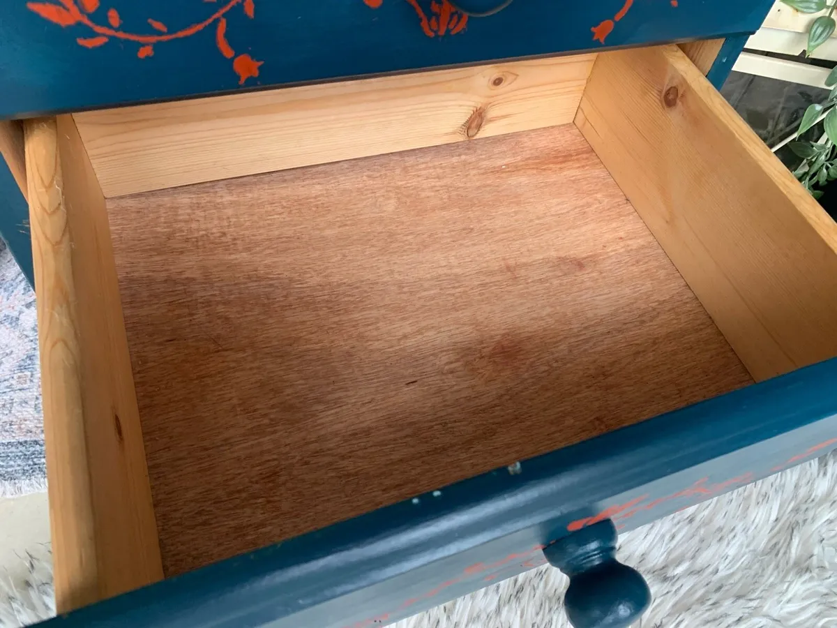 Pair of  large bedside lockers - Image 4