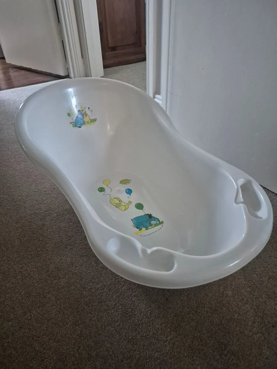 Baby Baths / Baby Chair & Swing / Moses Basket - Image 3