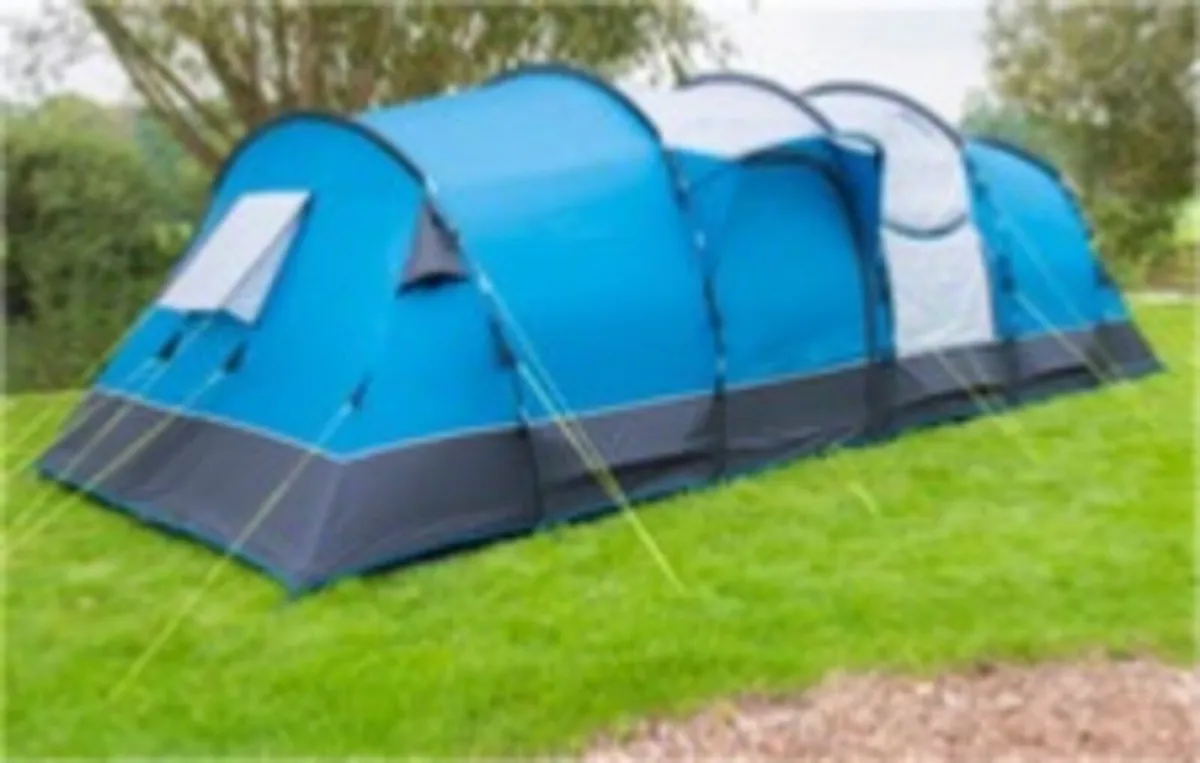 Royal Brisbane 8 Man tent + extension - Image 1