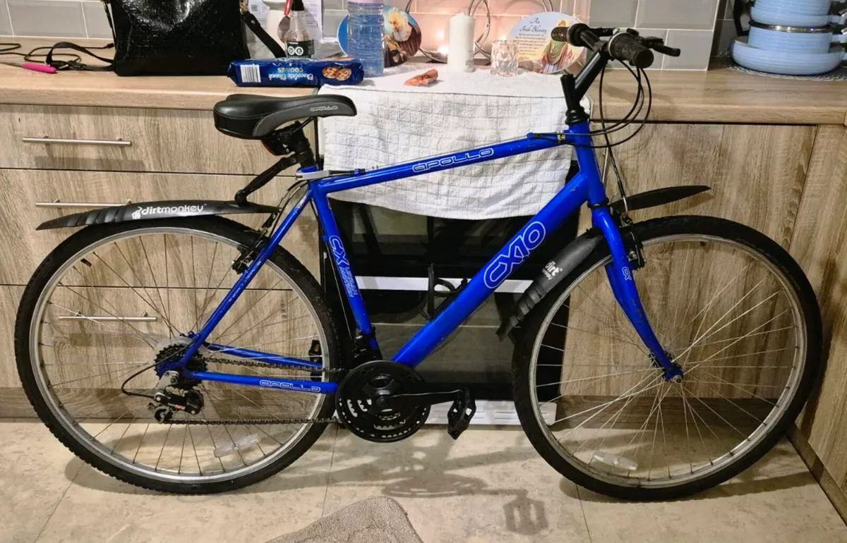 ADULTS HYBRID BIKE 700 WHEELS 21" FRAME 18 GEARS - Image 4