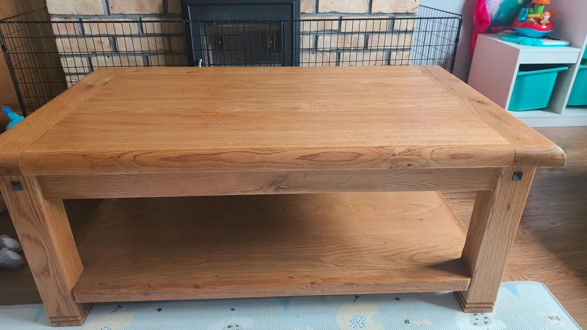 Sitting room table - Image 1