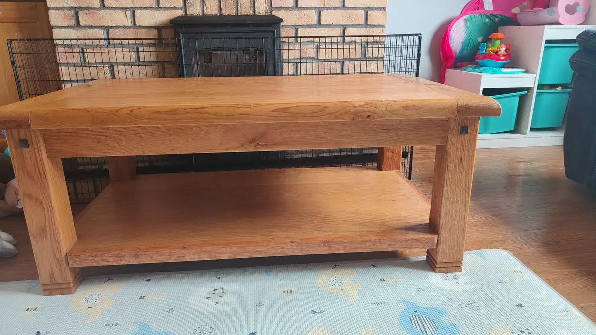 Sitting room table - Image 2