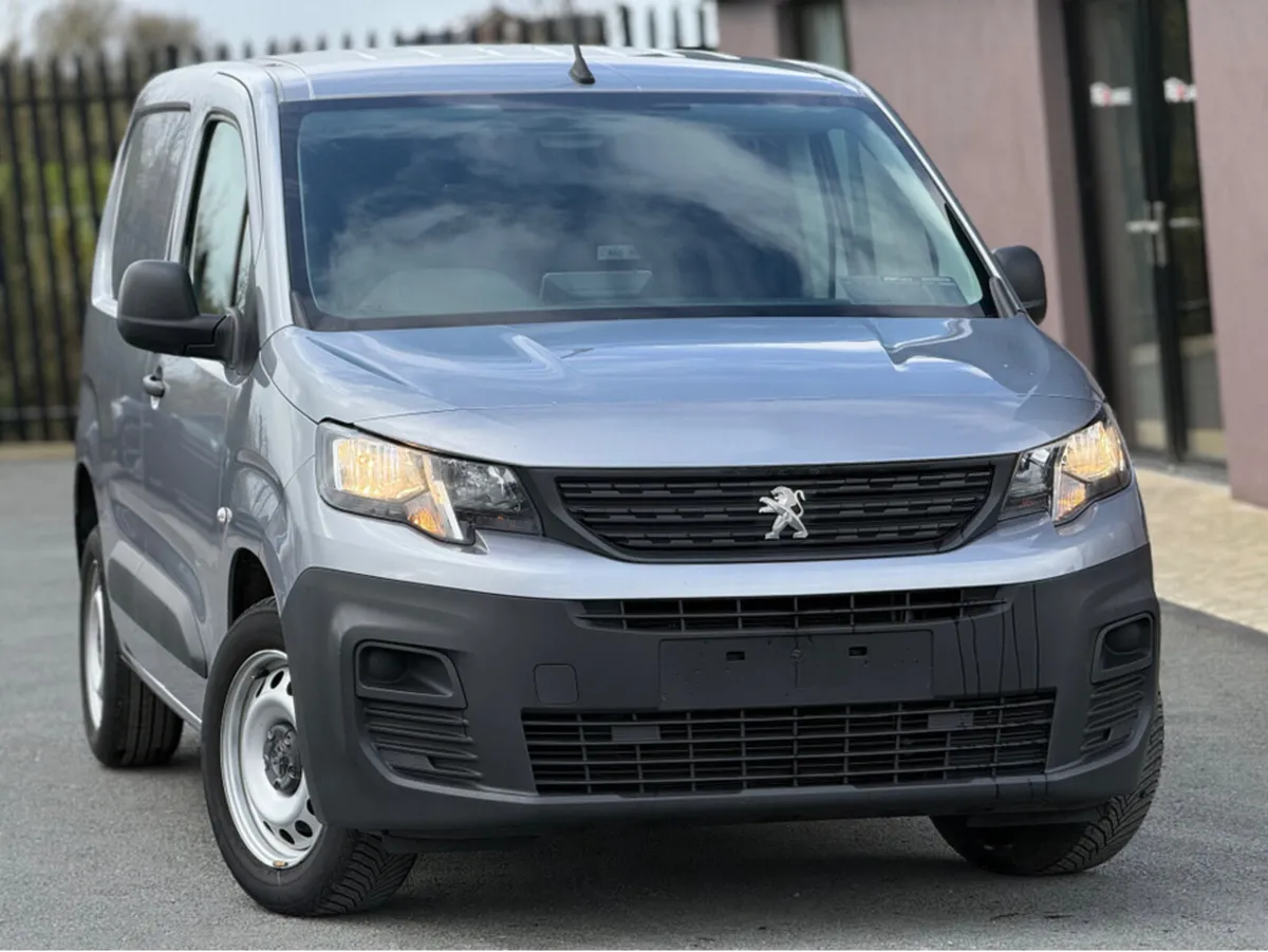 Peugeot Partner PROFESSIONL PREM+ 1000KG 100BHP - Image 4