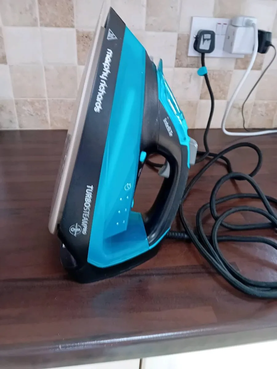 MORPHY RICHARDS TURBO STEAM IRON AS NEW - Image 1