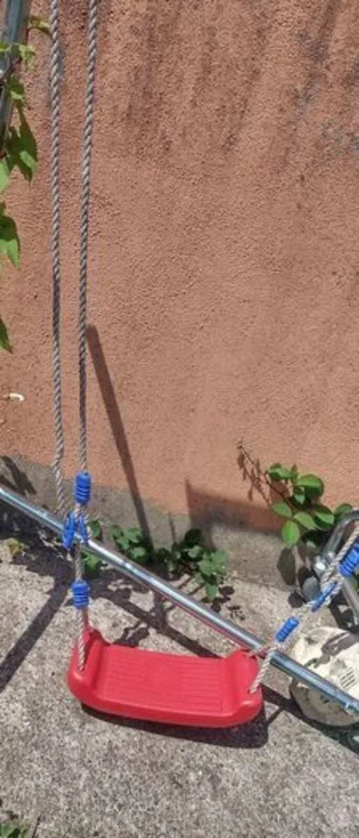 Climbing rope swing and other garden  barely used - Image 4