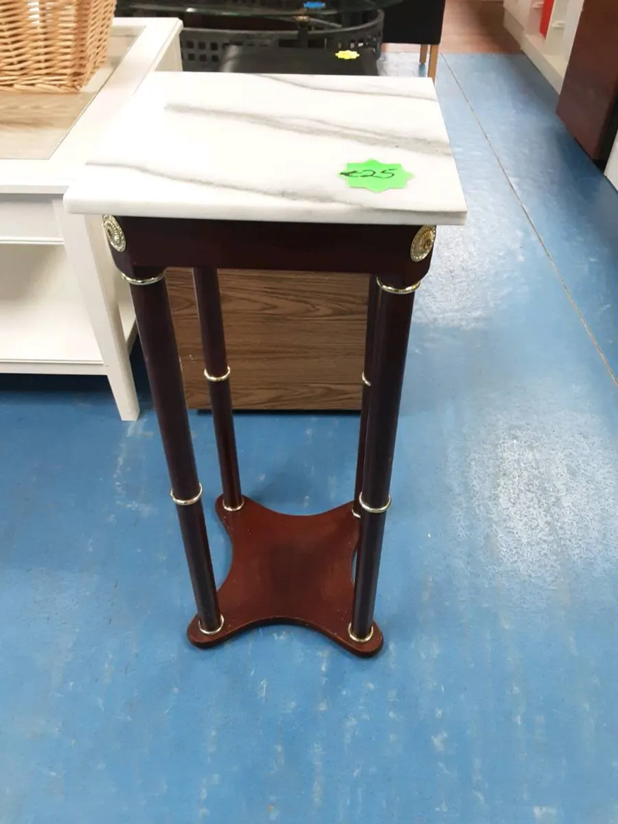 DISPLAY TABLE - Image 1
