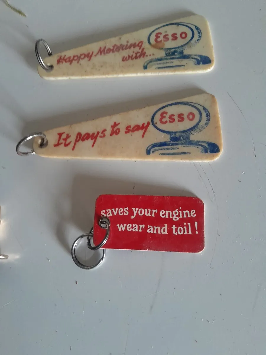 Vintage  esso  keyrings and cufflinks - Image 3