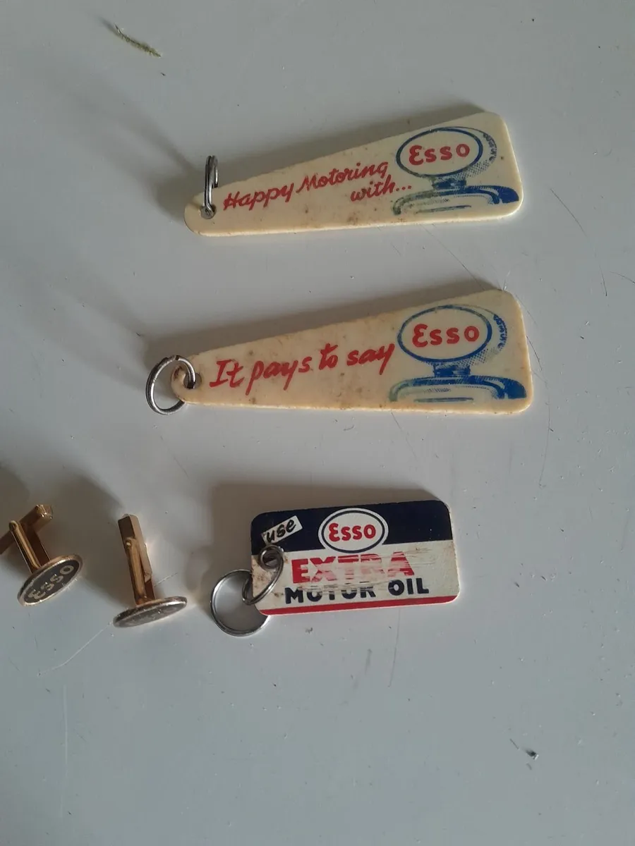 Vintage  esso  keyrings and cufflinks - Image 1