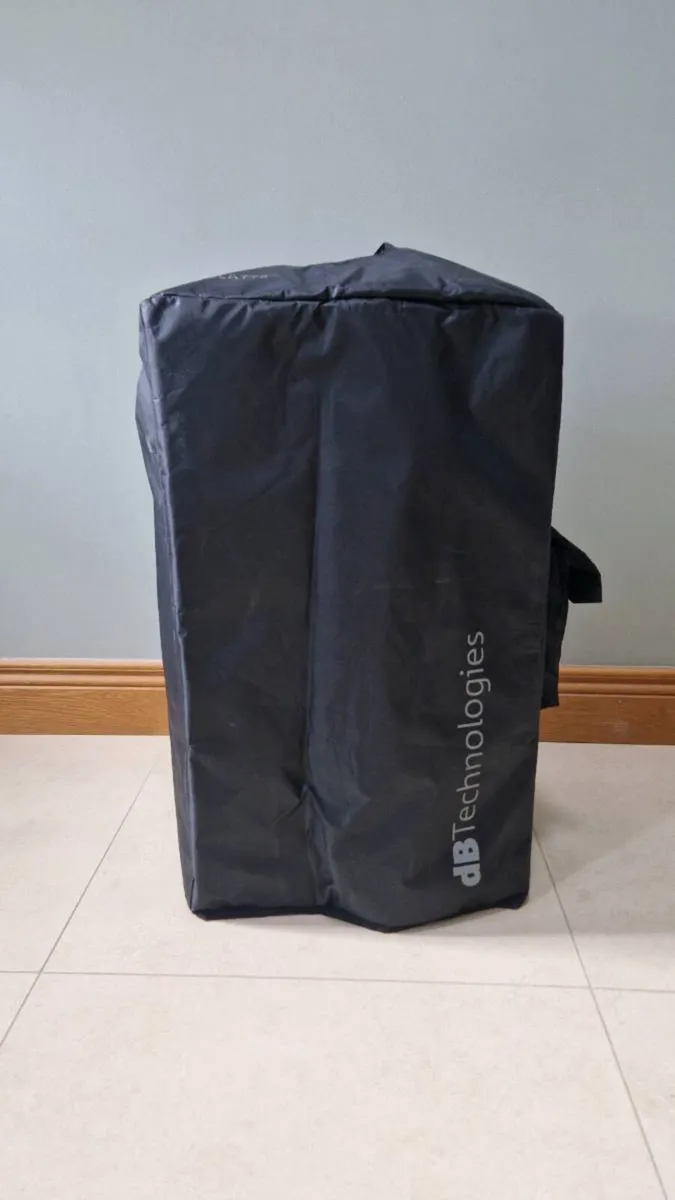 DB Technologies SYA15 speaker cover - Image 1