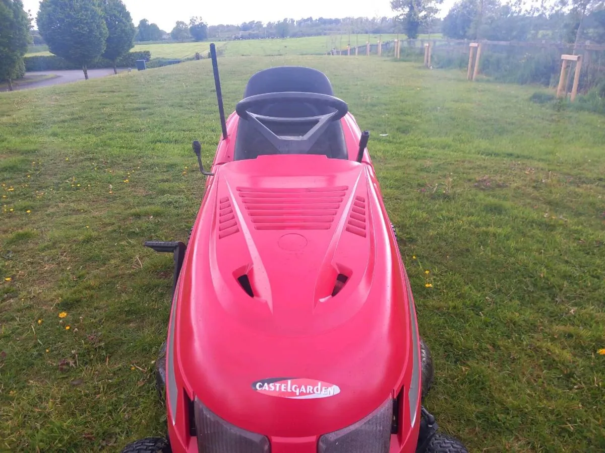 Ride on lawnmower - Image 2